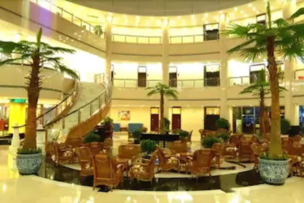 Hongyi Hotel Wuhan Exteriör bild