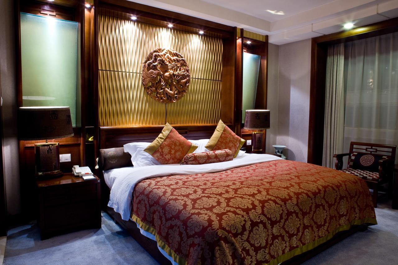 Hongyi Hotel Wuhan Exteriör bild