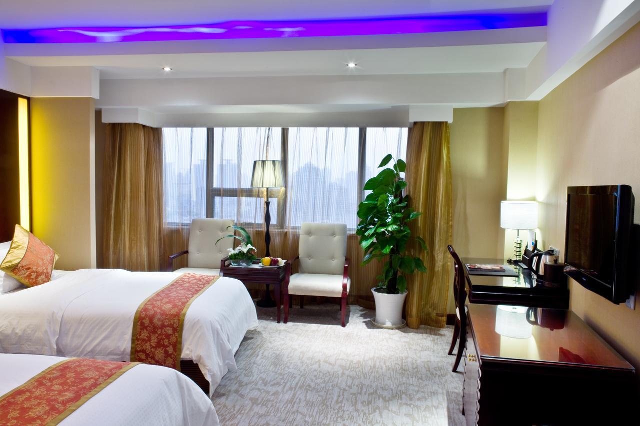 Hongyi Hotel Wuhan Exteriör bild